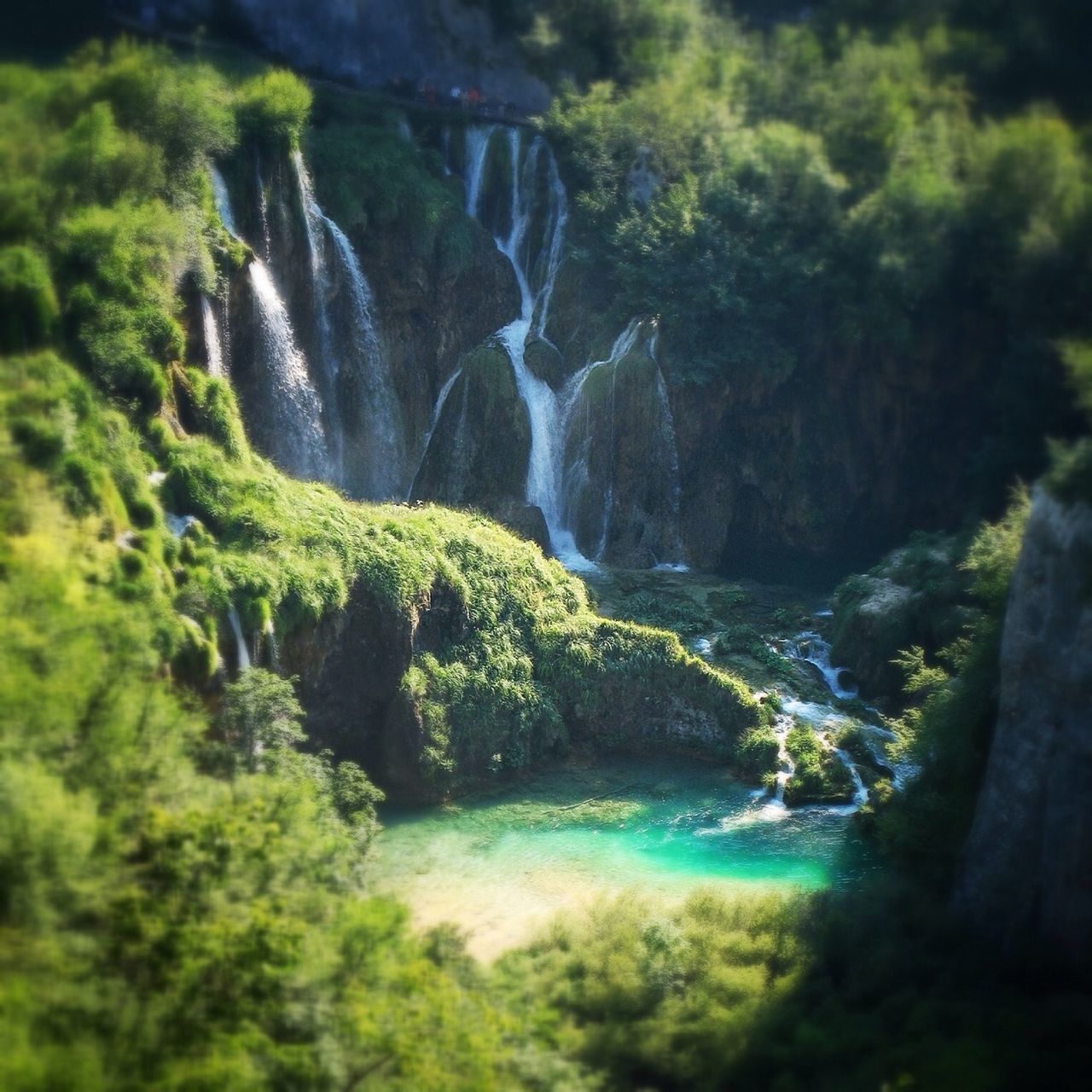 water, waterfall, beauty in nature, scenics, flowing water, motion, nature, rock - object, long exposure, forest, flowing, rock formation, tranquil scene, tranquility, green color, idyllic, moss, tree, rock, stream