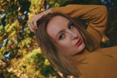 Close-up portrait of young woman