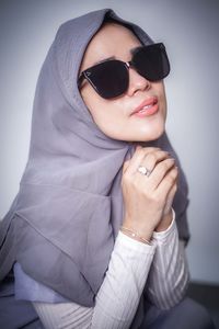 Young woman wearing sunglasses