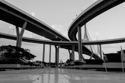 View from the bottom of the elevated sky.