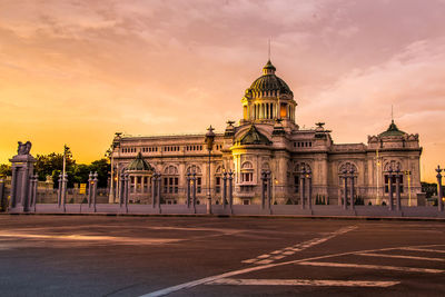 Ananta samakhom throne hall against sky during sunset