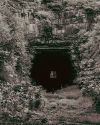 Rock formation in tunnel