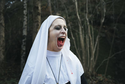 Woman dressed as nuns for halloween