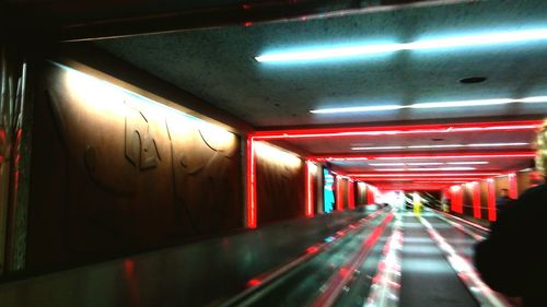 Subway station platform