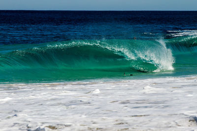 Waves splashing in sea during high tide