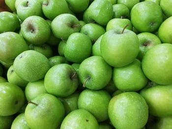 Full frame shot of apples