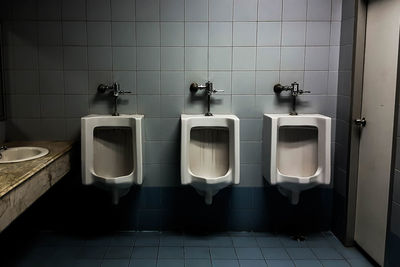 Row of objects in bathroom