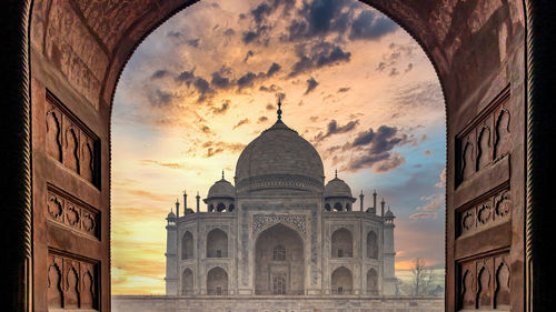 Taj mahal is an ivory white marble mausoleum on yamuna river, agra, uttar pradesh, india.