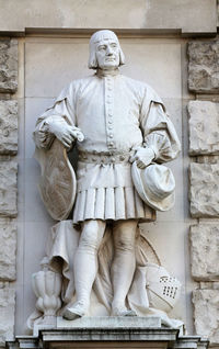 Ancient statue against wall at kunsthistorisches museum