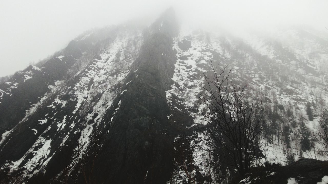 mountain, tranquility, tranquil scene, fog, scenics, beauty in nature, weather, winter, nature, tree, cold temperature, snow, mountain range, foggy, non-urban scene, idyllic, sky, landscape, season, day