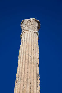 Ruins of the hadrian library at the center of the athens city in greece