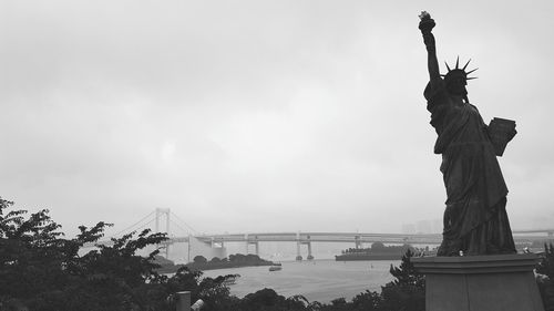 Statue of liberty against sky