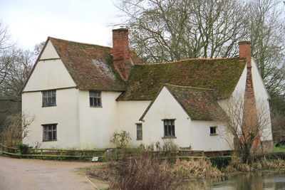 Building with trees in background