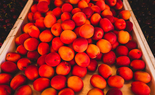 Full frame shot of peaches