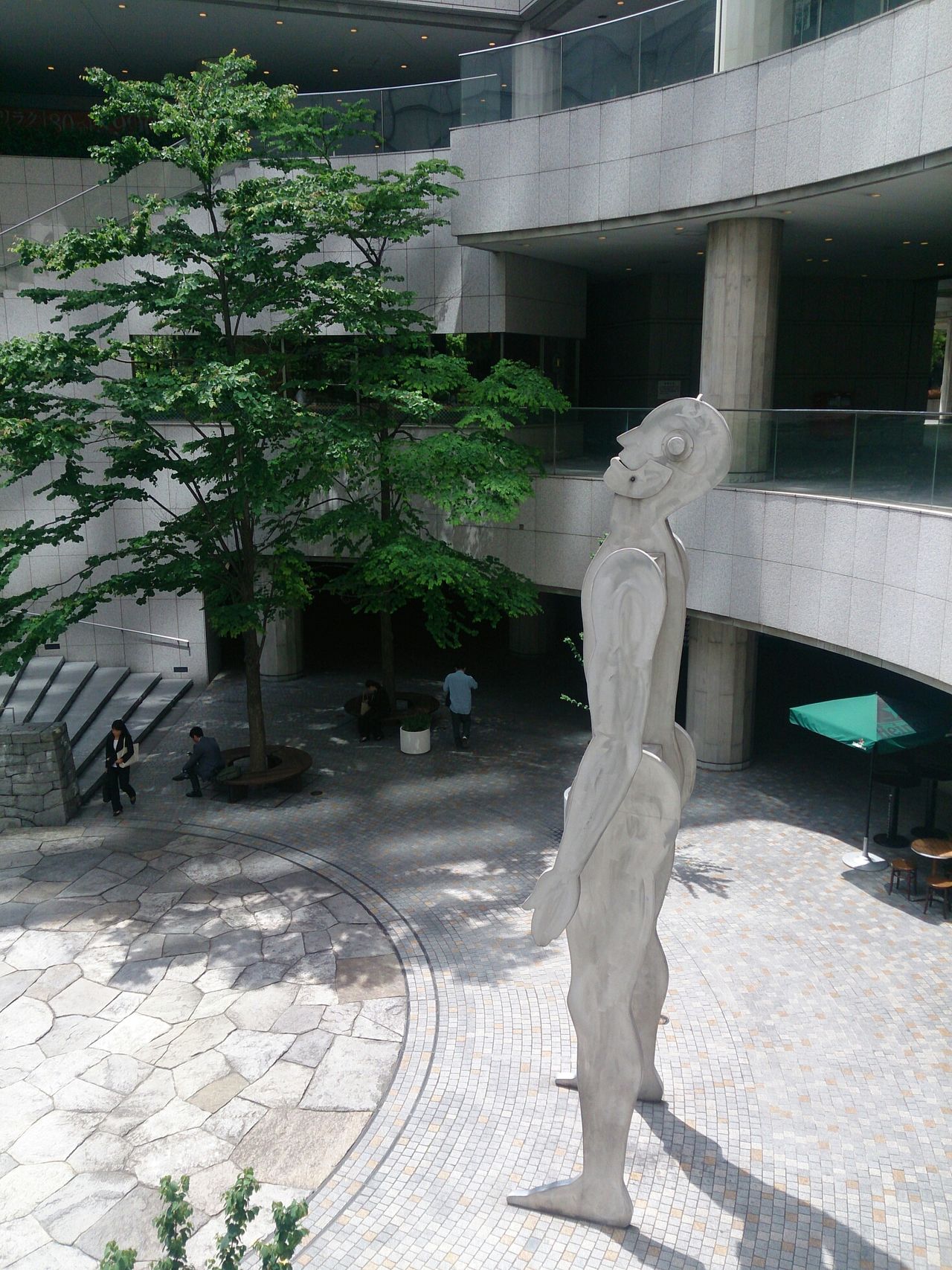 東京オペラシティ (Tokyo Opera City)