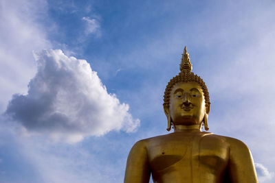 Big buddha statue in thai city