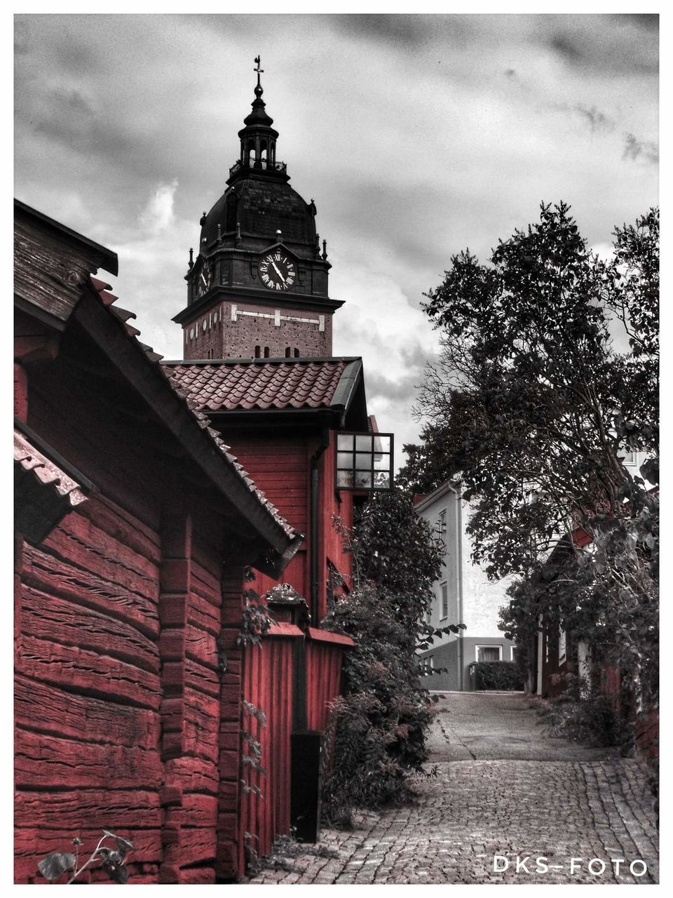 VIEW OF BUILDINGS AGAINST SKY