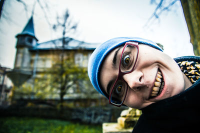 Portrait of young man wearing sunglasses