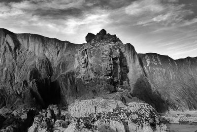 Cliffs at sandymouth, bude