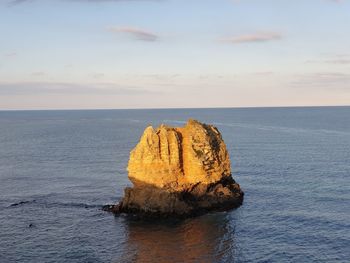 The big rock  in the ocean