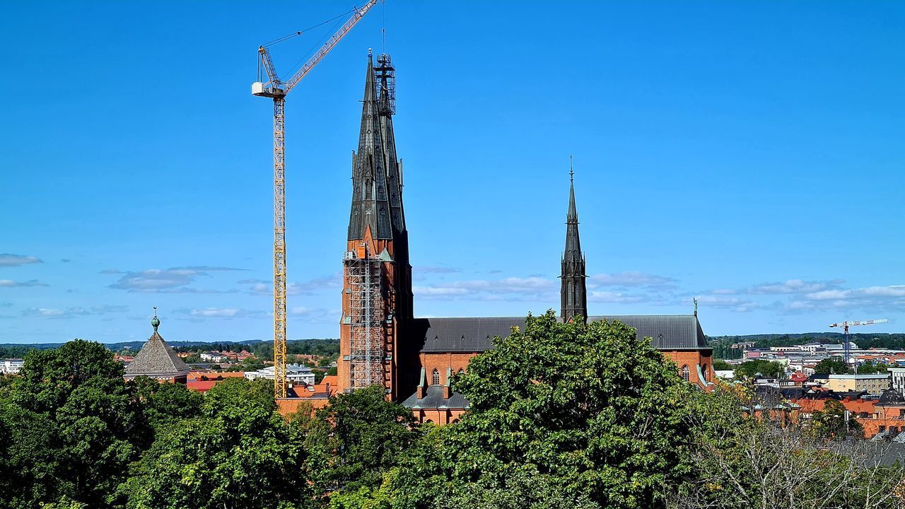 PANORAMIC VIEW OF TRADITIONAL BUILDING AGAINST SKY