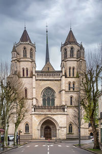 View of historic building against cloudy sky