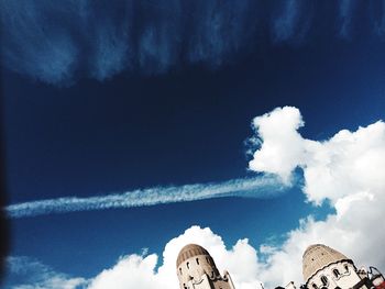 Low angle view of cloudy sky