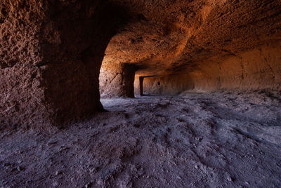 Rock formation in tunnel