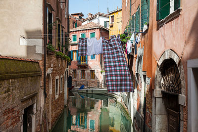 The picturesque canals of the beautiful venice city