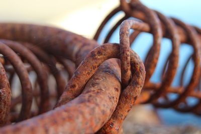 Close-up of rusty metal chain