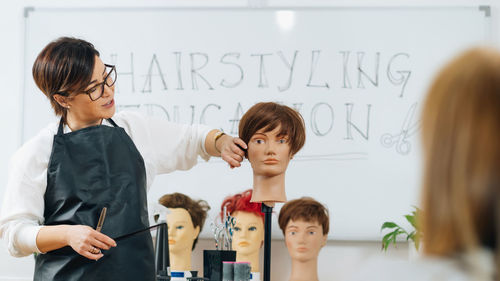 Hairstyling education - course for hairdressers, mannequin head