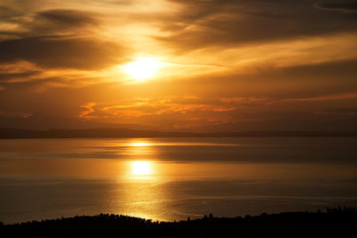 Golden sunset in prathenonas, sythonia with view to cassandra - halkidiki, greece