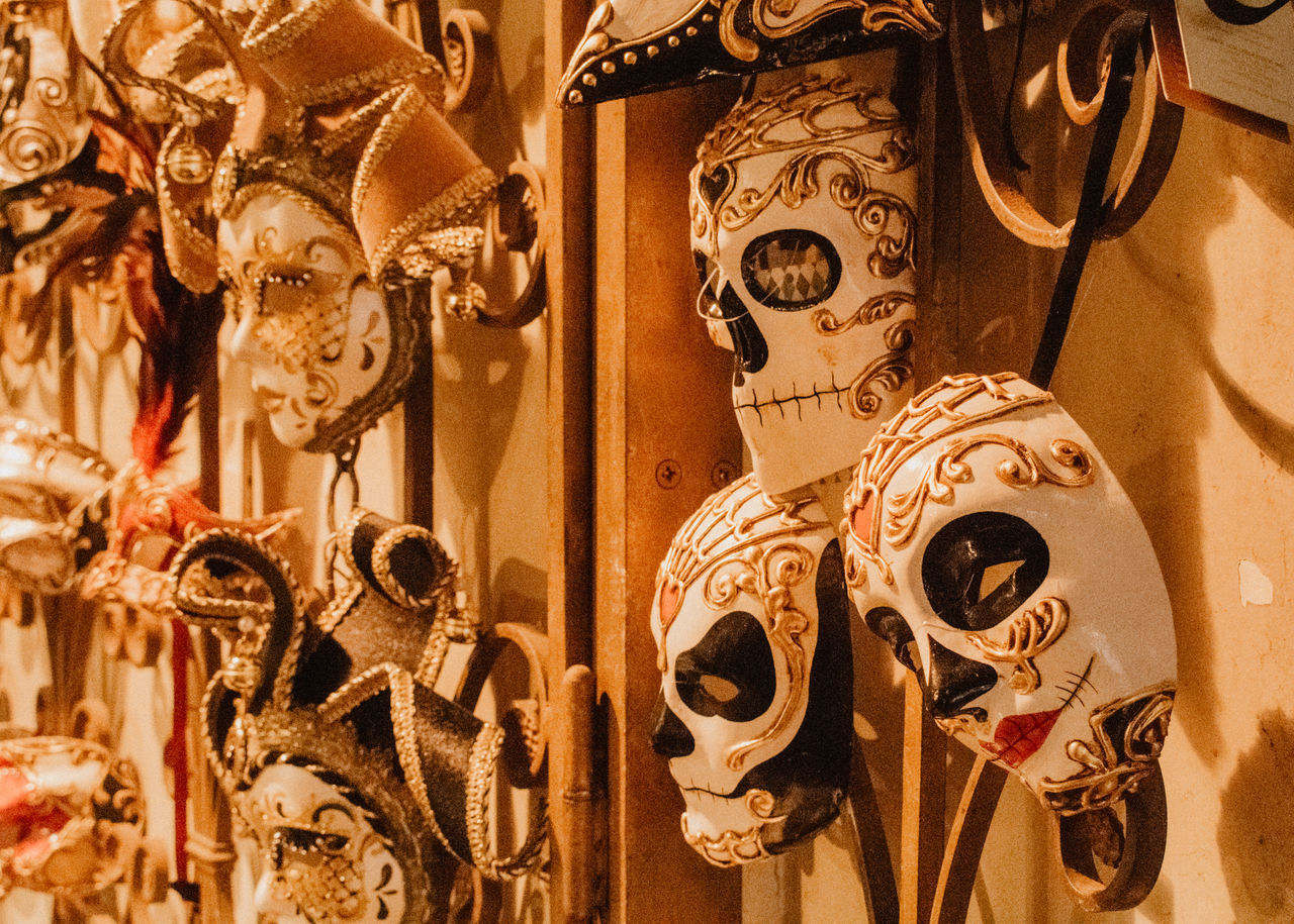 FULL FRAME SHOT OF ORNATE DECORATION HANGING ON WALL