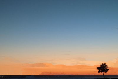 Sunset over kingston-upon-hull, uk