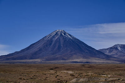 Licancabur is a black stratovolcano on the border between bolivia and chile, altiplano