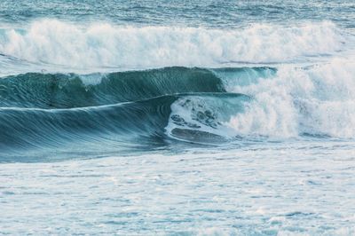 Waves splashing on sea