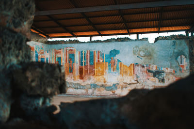 Graffiti on wall of building