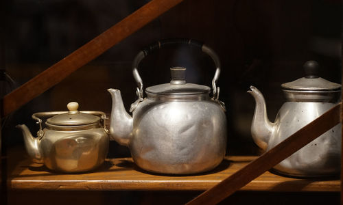 Kettle on the shelf