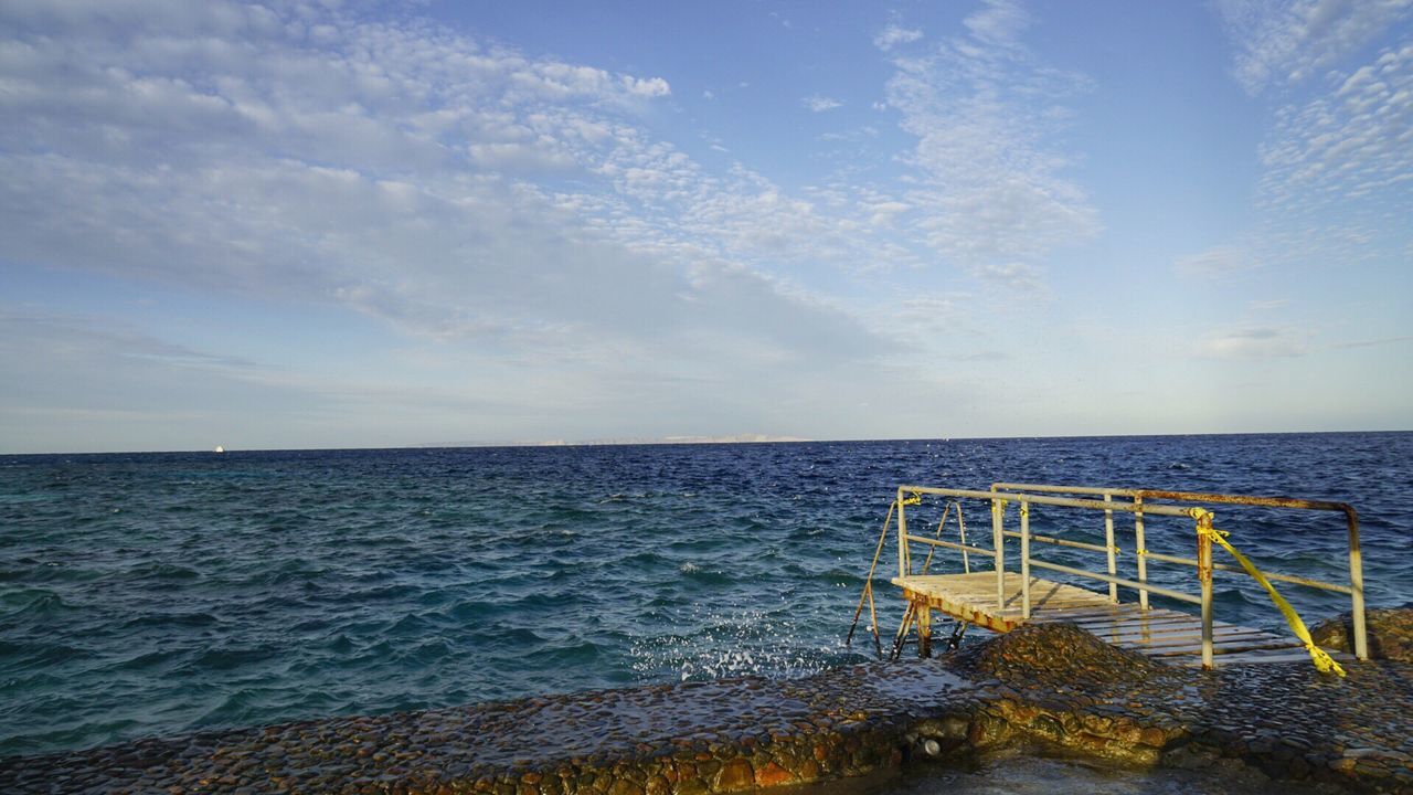 sea, horizon over water, water, beauty in nature, sky, nature, outdoors, no people, scenics, cloud - sky, day