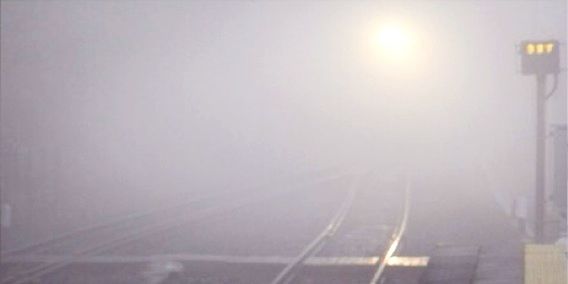fog, sun, sunbeam, foggy, lens flare, the way forward, transportation, sunlight, copy space, built structure, no people, architecture, road, weather, outdoors, street light, day, diminishing perspective, vanishing point