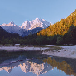 Stylish travel wallpaper. slovenia. mountains and lake