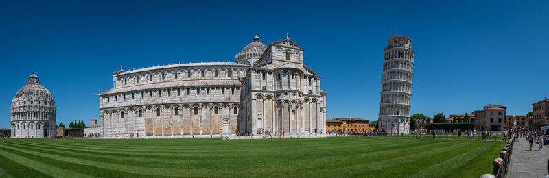 Beautiful city of pisa with the leaning tower of pisa