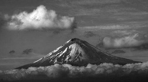 Idyllic shot of popocatepetl against sky