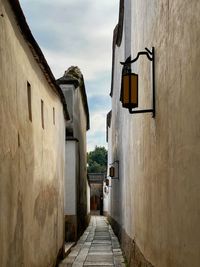 alley