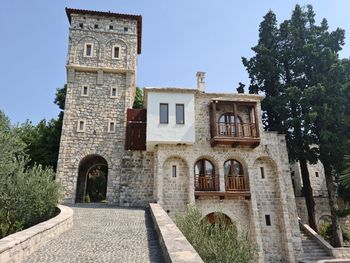 Manastir tvrdos