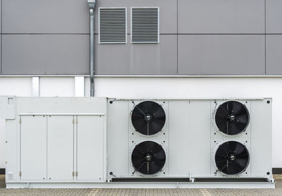 Air conditioning with fans and ventilation