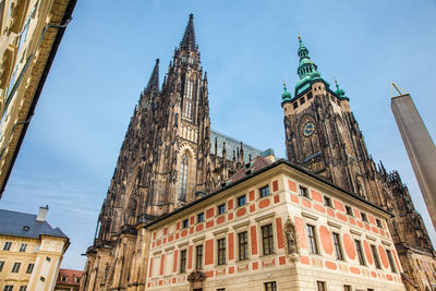 The metropolitan cathedral of saints vitus, wenceslaus and adalbert