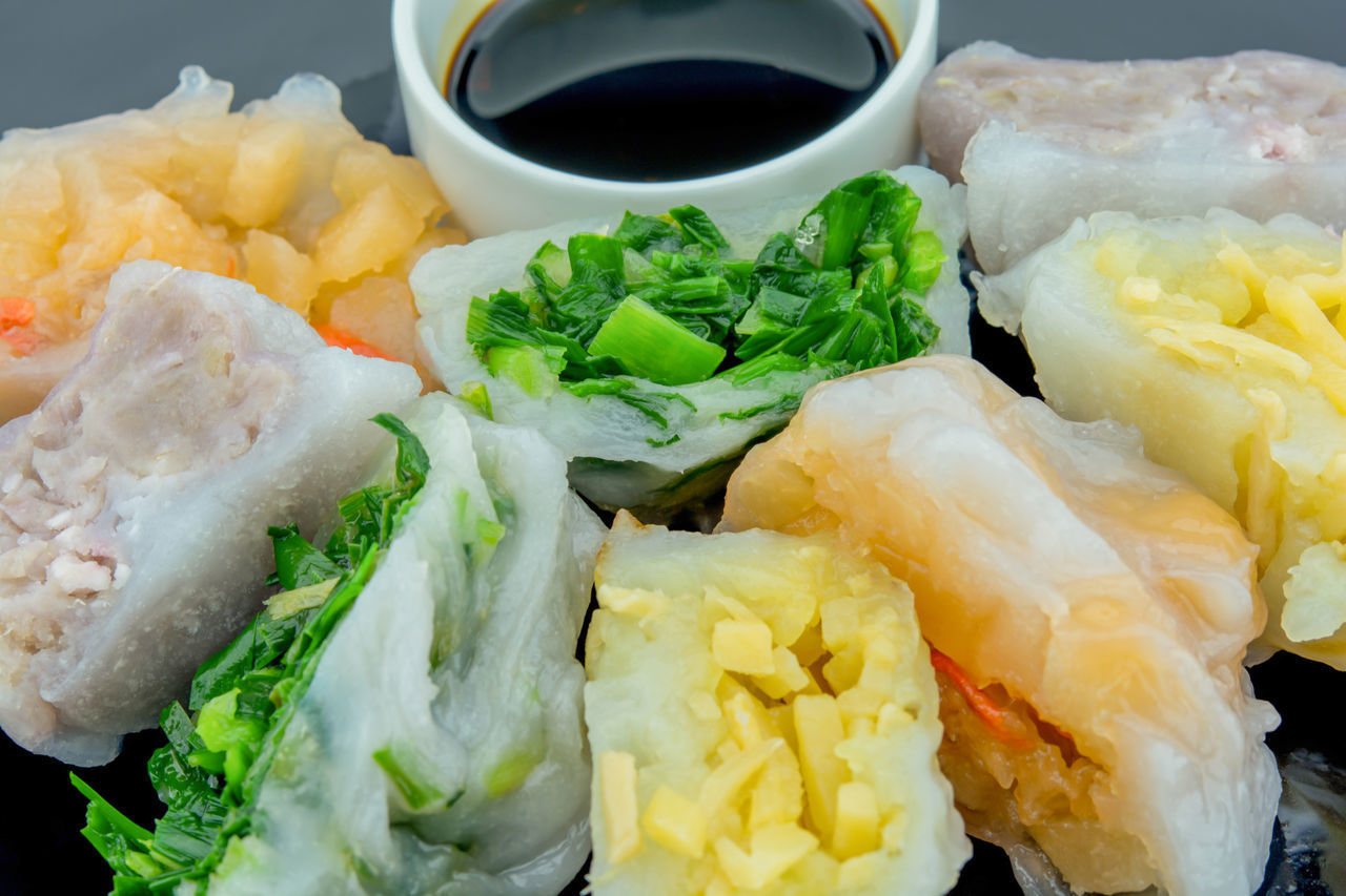 CLOSE-UP OF MEAL SERVED IN BOWL