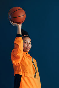 Man playing basketball