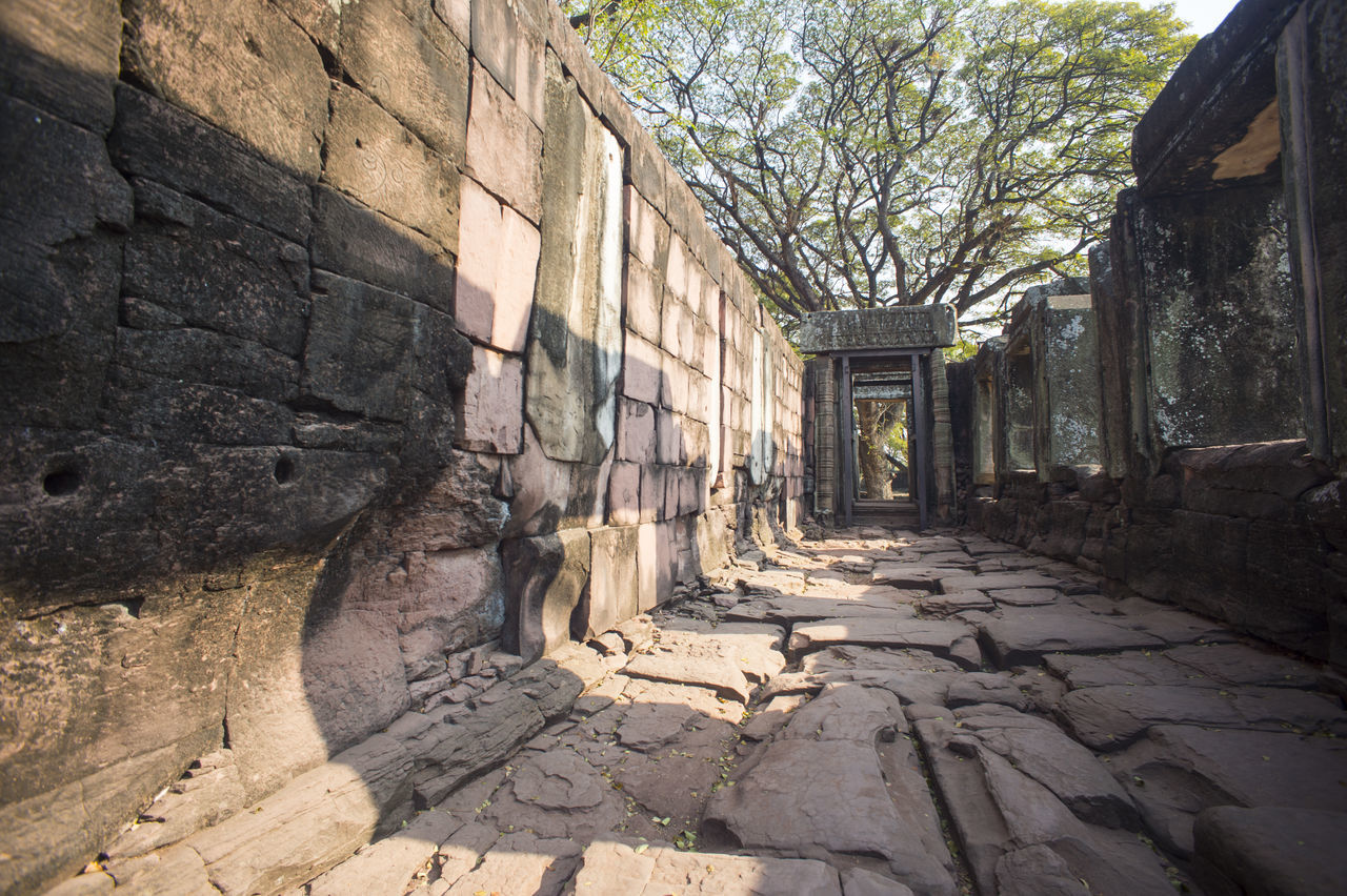 VIEW OF OLD RUINS